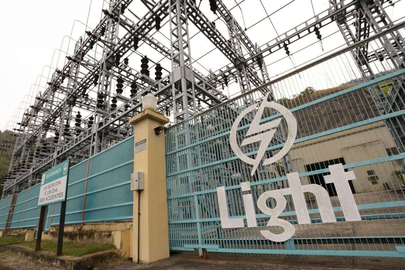 Subestação de Fundão da LIGHT, com sistema de alimentação em corrente contínua