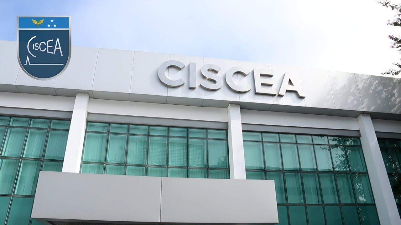 Sala técnica com sistema de corrente contínua do CISCEA